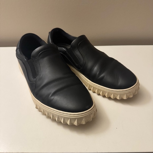 Salvatore Ferragamo Black Cruise Slip-On Shoes - Picture 2 of 8